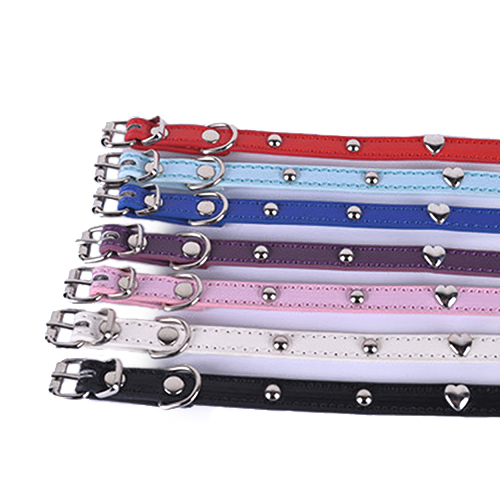 Obroża z serduszkiem i okrągłymi ćwiekami rozmiar XS cm