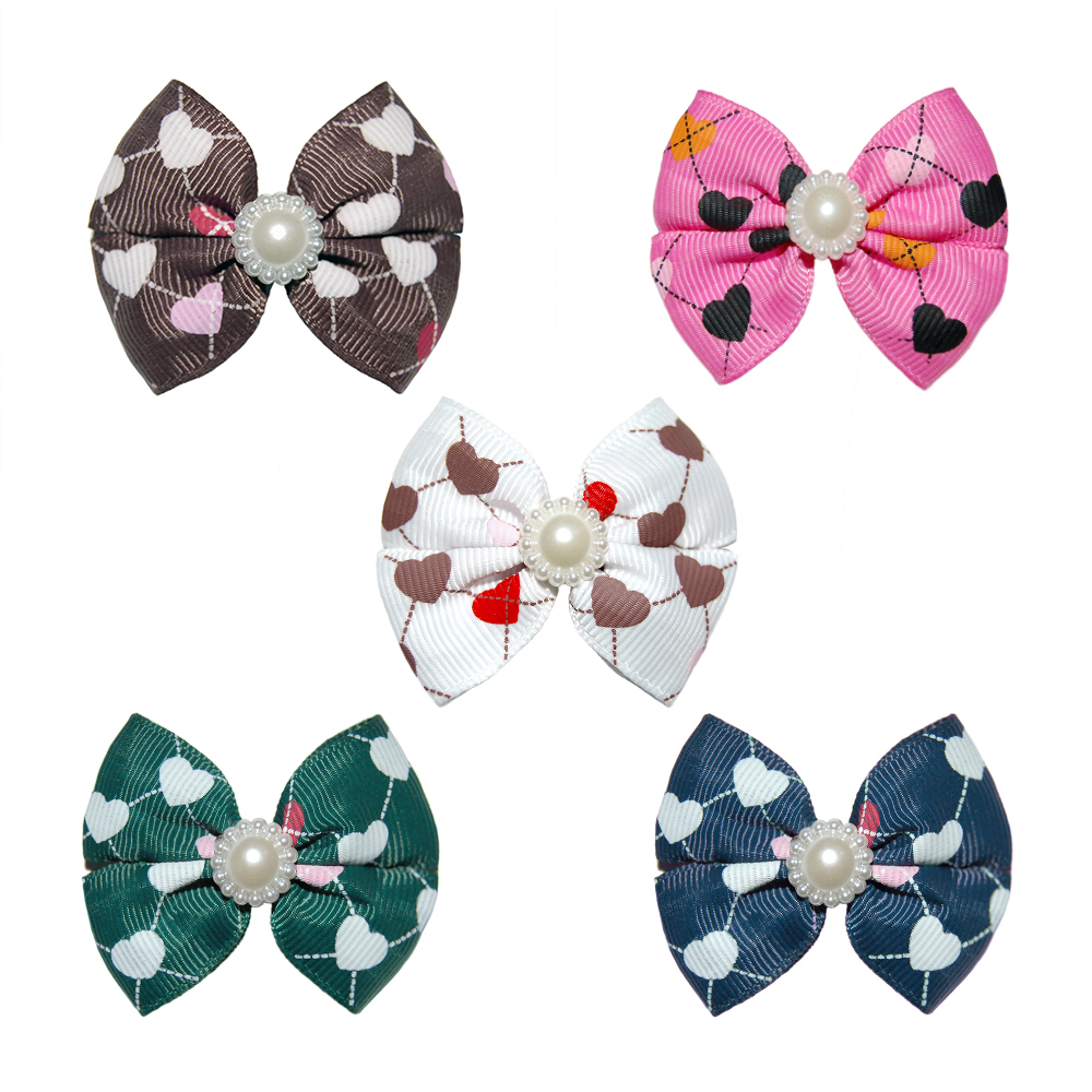 Kokardki na spinkach automatycznych dla psa Duża kokardka w serduszka z perłową ozdobą kokardka ze wstążki rypsowej dla Yorka Shih Tzu