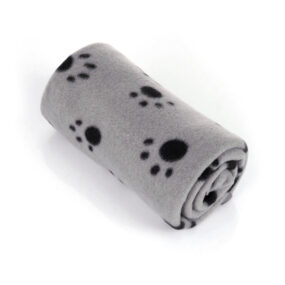 Szary koc polarowy w łapki 60x70, kocyk w czarne łapki dla psa, koc dla kota